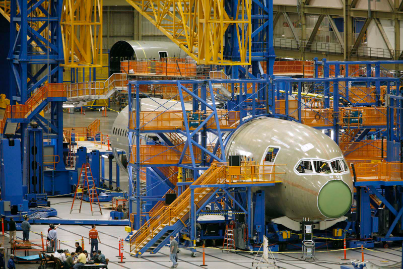 Illustration for article titled The Stunning Factory Porn Of Aircraft Assembly Lines
